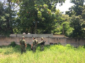 El Ejército Mexicano resguardó el área donde se realizaba el trasiego, desde esta bodega.