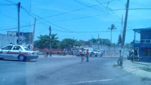 Bloquean Avenida Universidad por falta de agua.