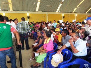 Hacinamiento para obtener una pantalla.