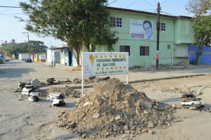 Los programas contra la pobreza no sirven, dice el Senador. No hay obra pública, tampoco.
