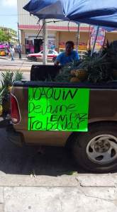 Los corren a cebollazos. 