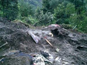 El deslave de un cerro sobre viviendas en Veracruz; mata a 6 personas.