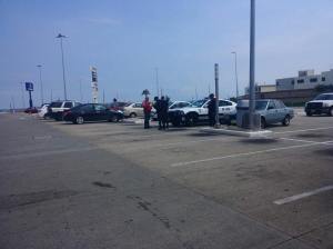 Implementaron un operativo de búsqueda de los delincuentes que asaltaron el banco BBV Bancomer. Habían tomado como rehén a uno de los clientes, que después fue liberado en esa misma sucursal.