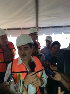 Tomás Ruiz, de la Secretaría de Infraestructura y Obras Públicas realizó esta tarde una presentación de los avances del Túnel a la prensa estatal.