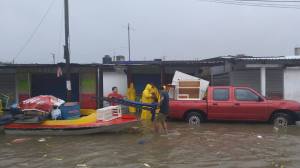 Ya hay inundaciones en la colonia Playón Sur.