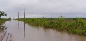 Carreteras del sur se fueron a pique, están anegadas por las lluvias.