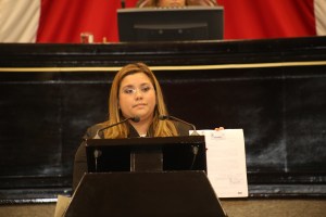 La Secretaria de la Mesa Directiva, Ana Cristina Ledezma López.