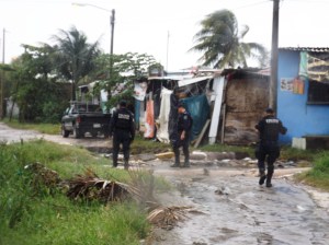 Rondines en colonias de Coatzacoalcos ante las fuertes lluvias.