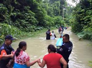 Atención a damnificados.