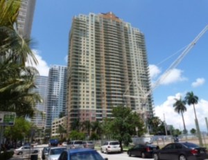 Es un departamento muy lujoso, en una exclusiva zona.