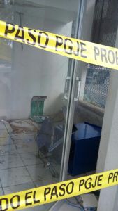 Roban cajero; dejan solo destrozos.