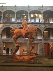 Arte monumental de Javier Marín, en la Ciudad de México. 