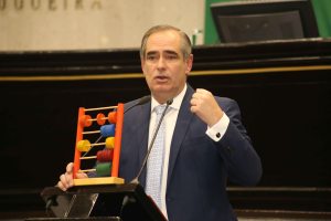 "Las cuentas no salen", dice Julen Rementería. 