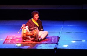 Música de percusiones asiáticas, otro de los deleites.