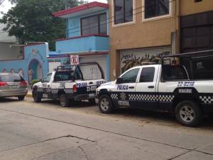 Se aparcan en zonas restringidas, por la avenida Juan Escutia.