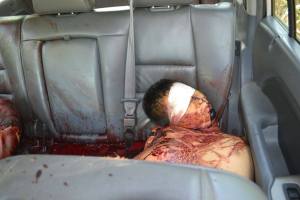 Ocho cuerpos fueron encontrados dentro de un vehículo Honda color gris, en el Paraje Morelos, municipio de Cosolapa, Oaxaca, junto con un mensaje escrito en una cartulina blanca.