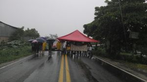 Exigen liberen los recursos para terminar las obras.