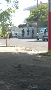 Desde las 13 horas de ayer, gran despliegue de la Policíaa Naval en Fray B.de las Casas y Bule: encontraron cuerpo en maleta dentro de registro eléctrico de CFE.