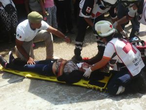 Era apenas una jovencita, quedó con fracturas y golpes graves.