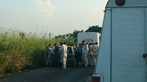 El asesinato en plena carretera ocasionó tráfico vehicular.