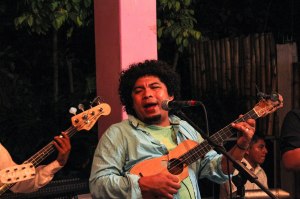 Noé, requinto en jarana.