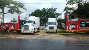 La bodega con traileres robados quedó asegurada.