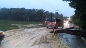 Ya transitan vehículos en Las Choapas-El Paralelo.