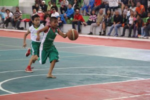 Los niños triquis de Oaxaca no pueden descuidar sus estudios para practicar este deporte.