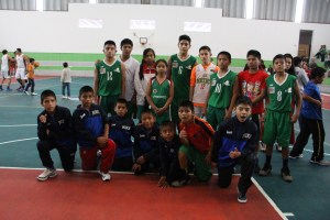 Los niños triquis de Oaxaca en Coatzacoalcos.