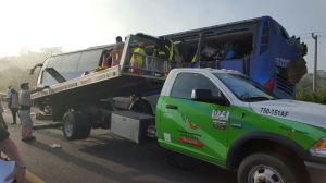 Los heridos y los cuerpos de los fallecidos quedaron prensados entre los asientos y fierros del omnibus.