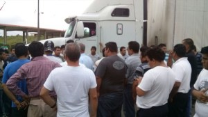 Denuncian invasión de rutas.