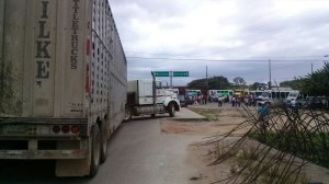 Eran decenas de unidades de transporte de la línea Santa Clara.