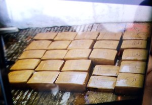 Eran 25 paquetes de droga; cubiertos de cinta canela. 