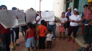 Exigen la restitución de todos sus bienes que fueron destruidos.