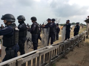 Desalojo en el predio Los Almendros.