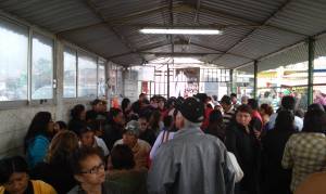 SE MANIFESTAN CONTRA la Comisión de Agua