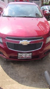 Dejaron abandonado el vehículo donde viajaban los delincuentes.