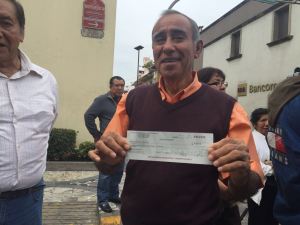 Les dieron cheques sin fondos.