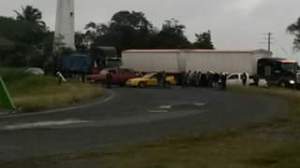 SIGUE EL BLOQUEO EN COMUNIDADES RURALES EN ZONA INDIGENA DEL SUR VERACRUZANO.