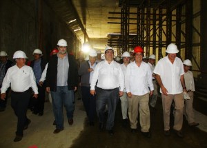 Camina con todas las autoridades municipales y de la SIOP así como contratistas.