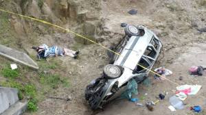 Así quedó la camioneta; con los heridos y muertos. Esto es por Banderilla.