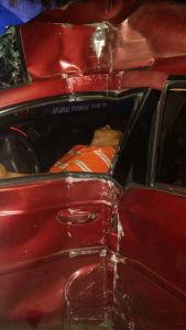 Murió uno de los ocupantes del carro.