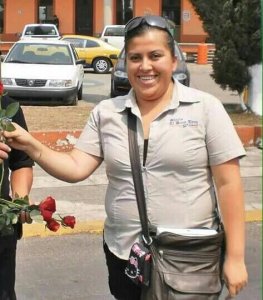 Anabel Flores Salazar, quien se desempeña como reportera de la fuente policiaca en un periódico local. Está secuestrada.