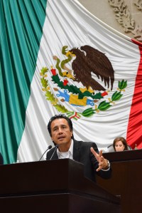 Aprueban licencia de Cuitláhuac García