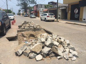 Obras de saneamiento, sin funcionar ni comprobar.