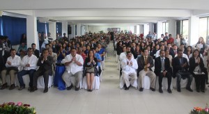 Representantes de las autoridades civiles, laborales y académicas estuvieron en la ceremonia académica.