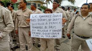 Se quejan del nuevo director, José Antonio González Anaya quien es originario de Coatzacoalcos.