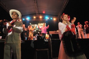 Alberto Aguilera Valadez, mejor conocido como Juan Gabriel, disfrutó al escuchar sus canciones en la voz de otros artistas quienes con gran emoción le rindieron homenaje.