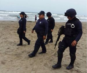 Policías en Semana Santa.