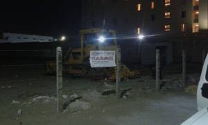 Clausuran obra que amenazaba a la manada de coyotes en Coatzacoalcos.